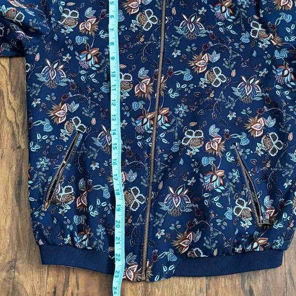ZARA Trafaluc Floral Bomber Jacket Women’s Small Navy Zip Up Lightweight Trendy - Picture 5 of 8